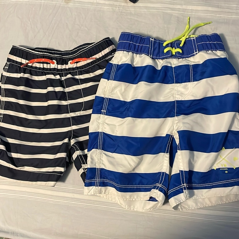 Gap swimsuits XS 4-5 bundle of 2